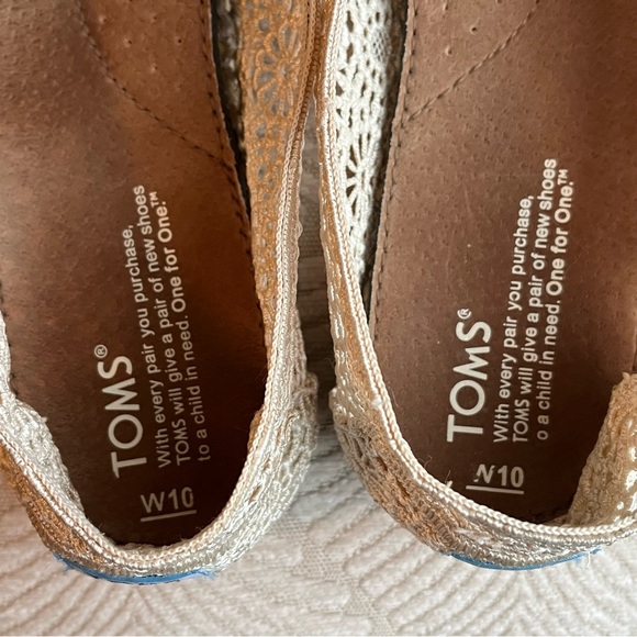 EUC TOMS Natural Crochet Women's Classics Slip Ons Size 10 - Picture 6 of 9